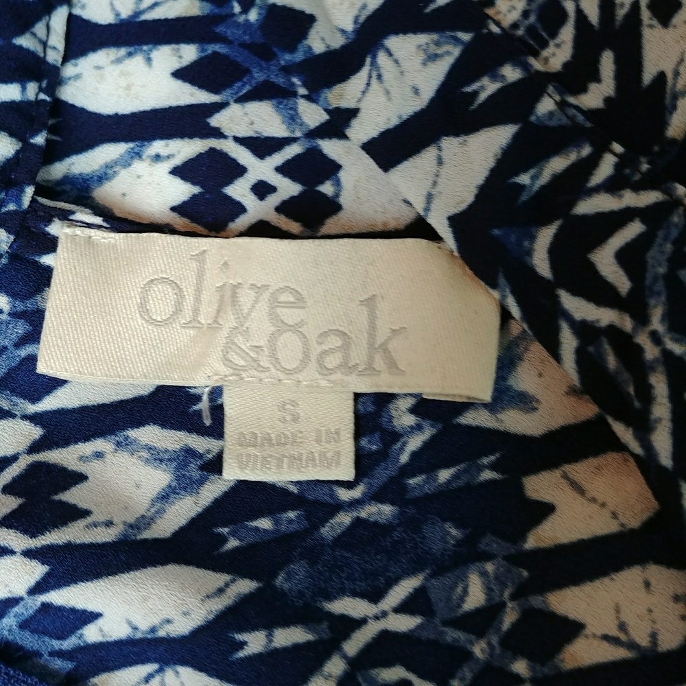 Olive & Oak blue and white tank top high low hem - Picture 7 of 8